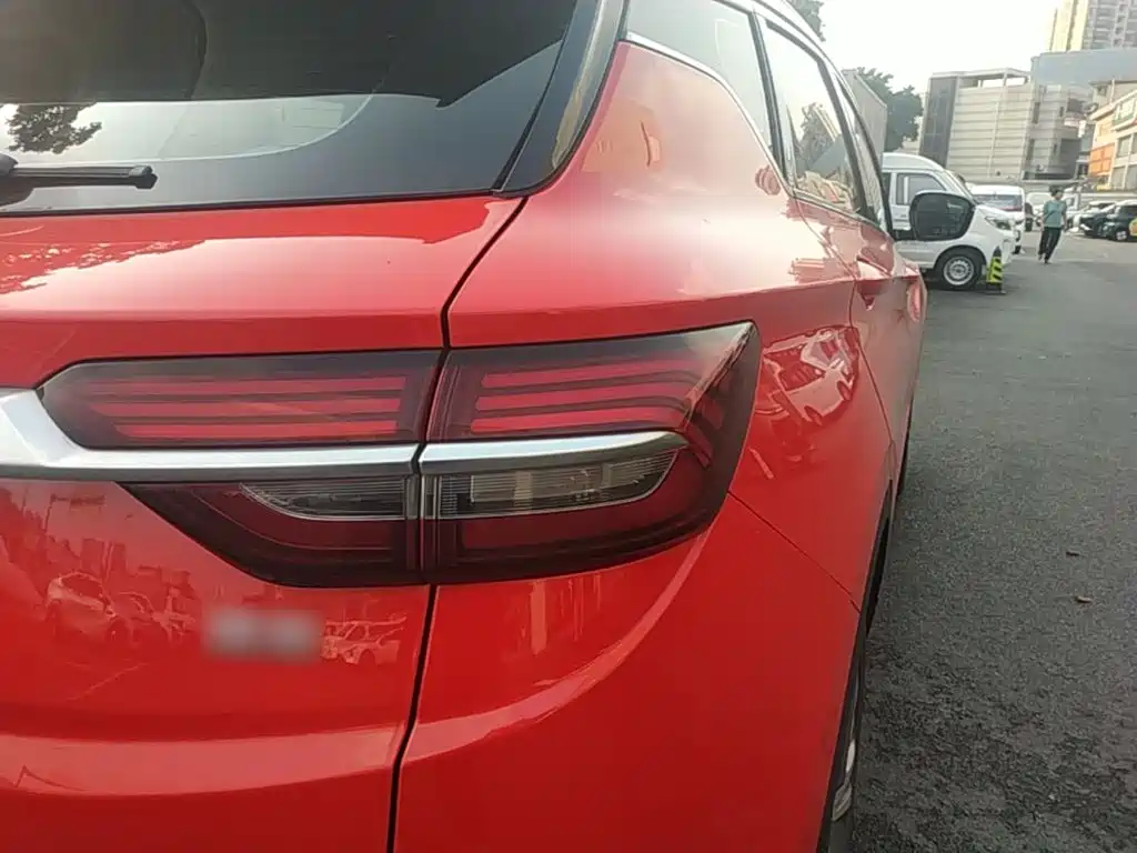Фото 8 - Geely Coolray