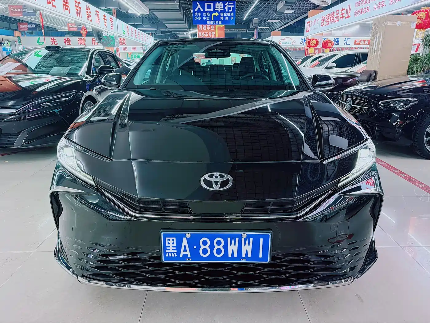 Toyota Camry 2024 Hybrid 2.0HE Elite Edition фото 2