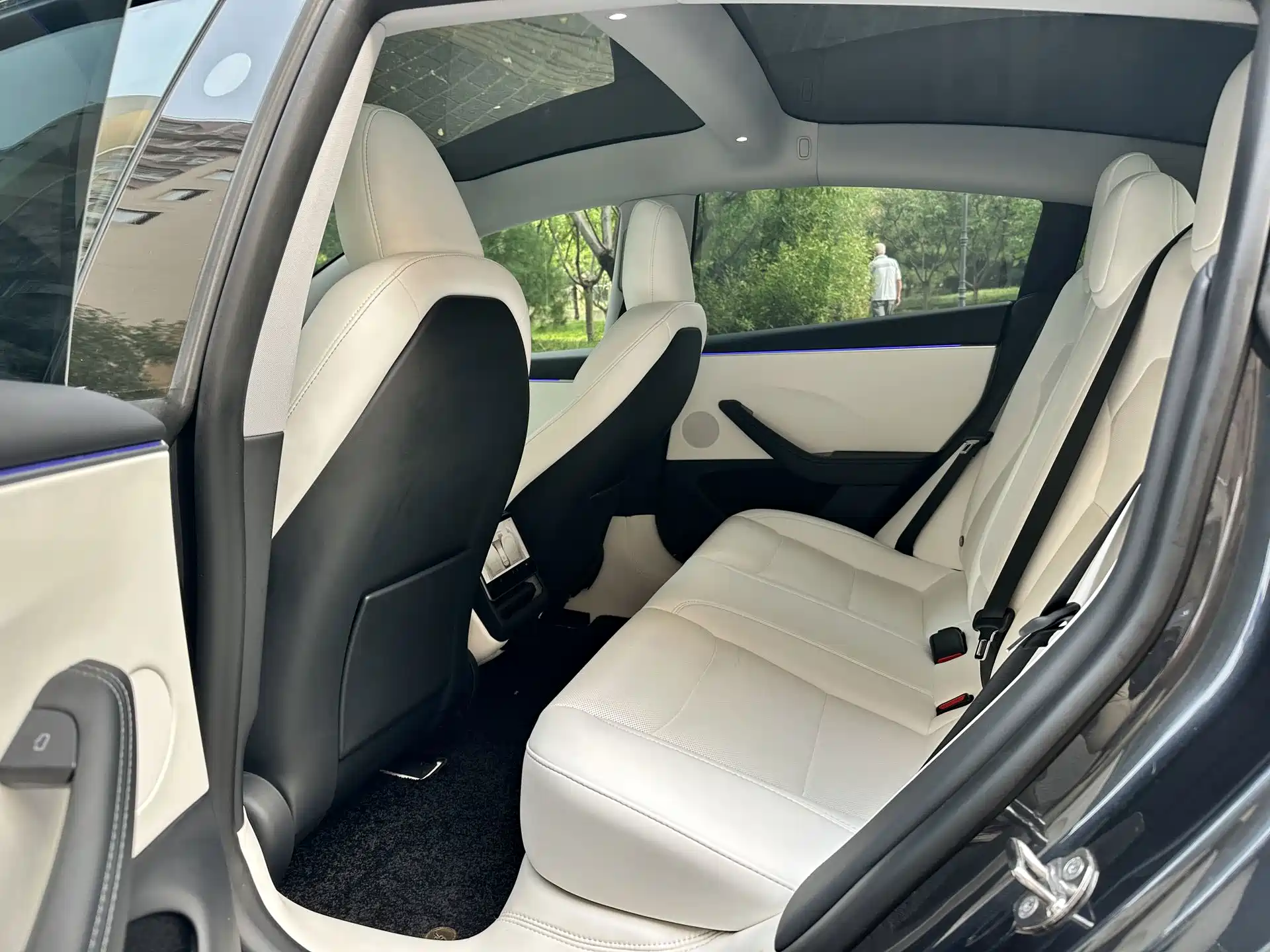 Фото 6 - Tesla Model 3