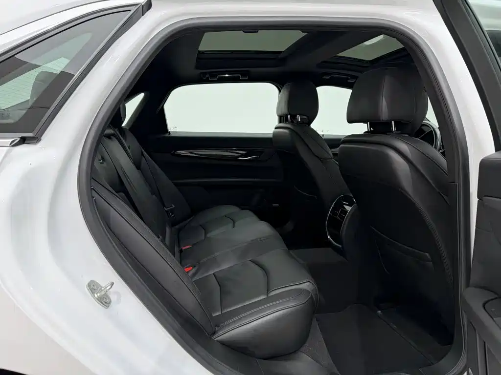 Фото 21 - Cadillac CT6
