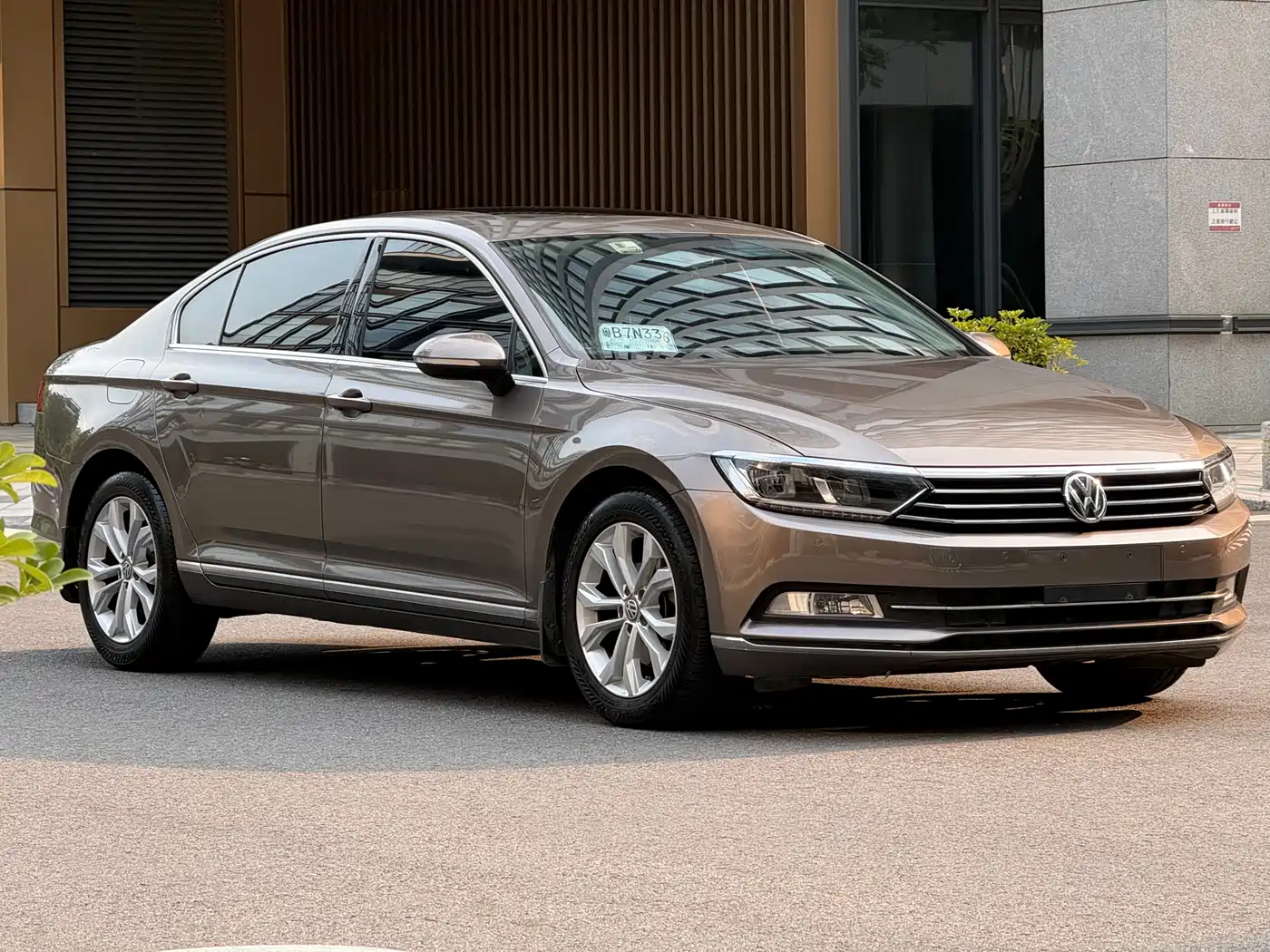 Volkswagen Magotan 2017 330TSI DSG Luxury фото 3