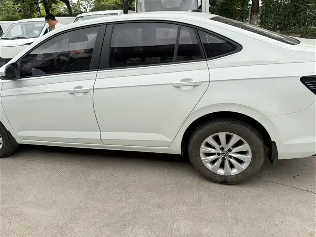 Volkswagen Lavida 2023 Xinrui 1.5L Auto Xinyi Edition фото 18