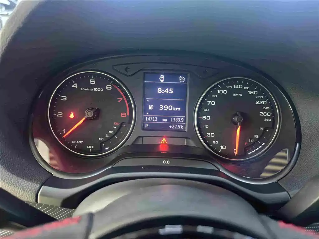 Photo 13 - Audi Q2L