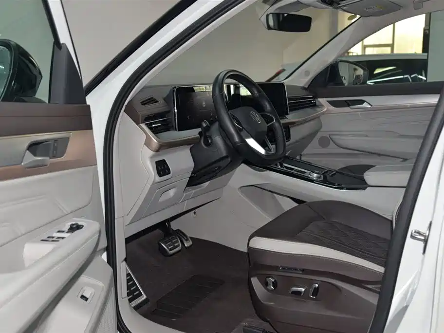 Volkswagen Talagon 2023 380TSI 4WD R-Line Touring Edition фото 12