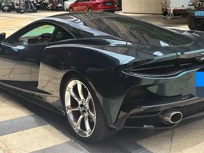 MCLAREN GT