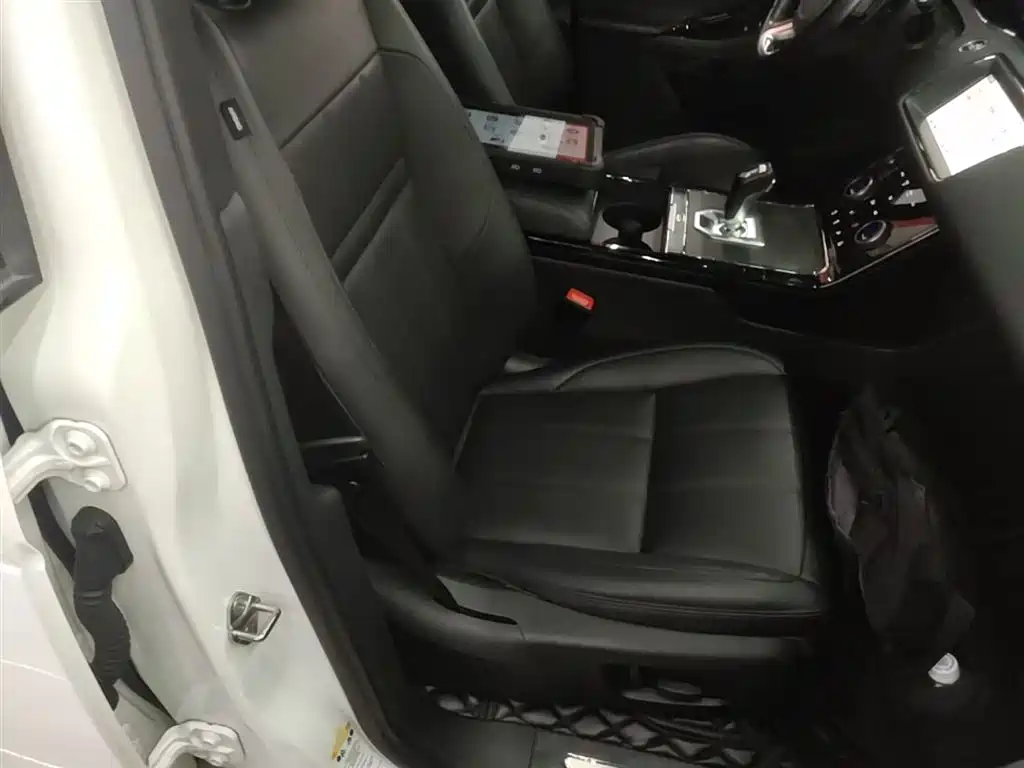 Land Rover Range Rover Evoque 2020 249PS R-DYNAMIC S Sport Edition фото 4