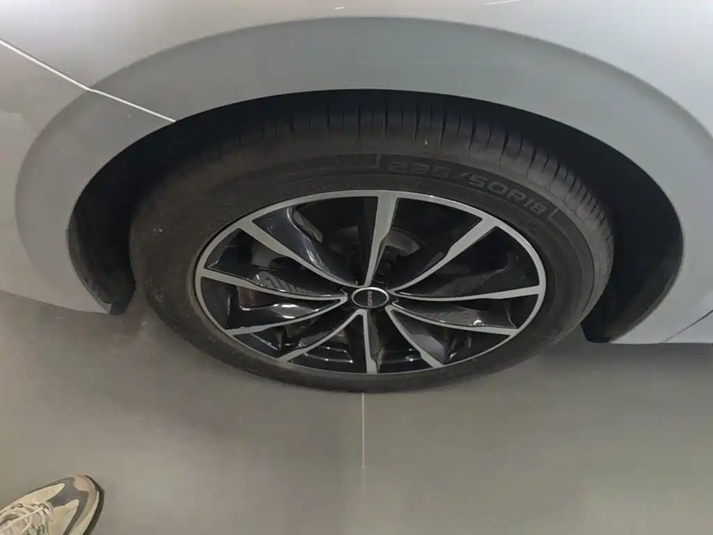 Фото 23 - Roewe D7