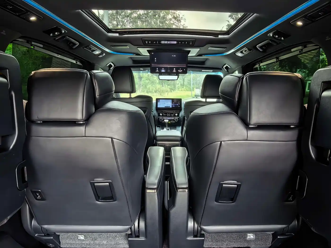 Lexus LM 2020 2020 300h Seven-Seater Elegance Edition