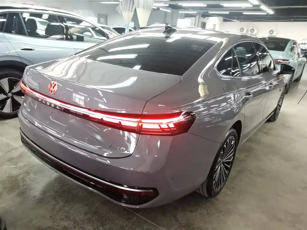 Volkswagen Passat 2025 Pro 380TSI Dragon Prestige Edition фото 7