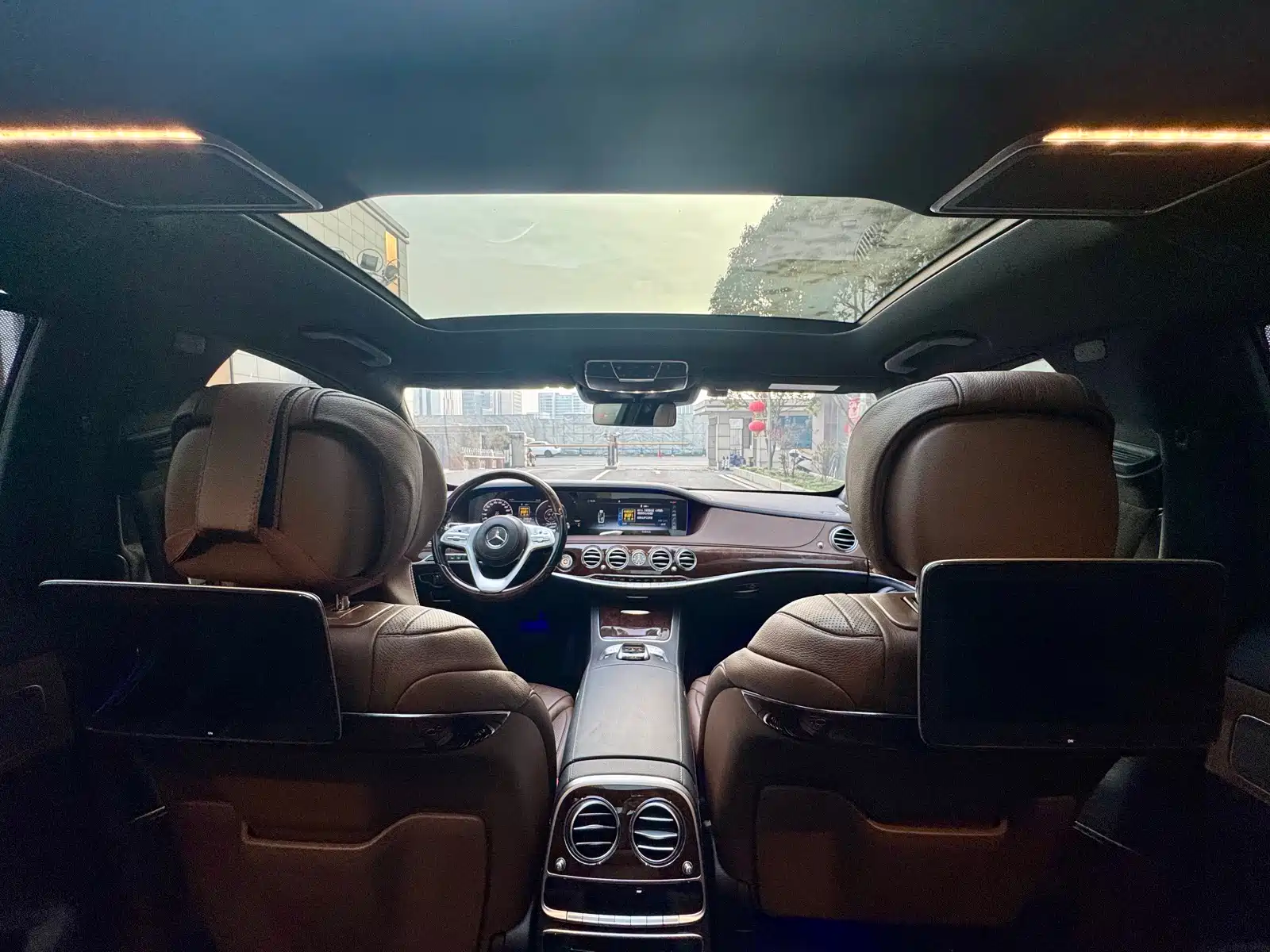 Photo 20 - Mercedes-Benz S-Class