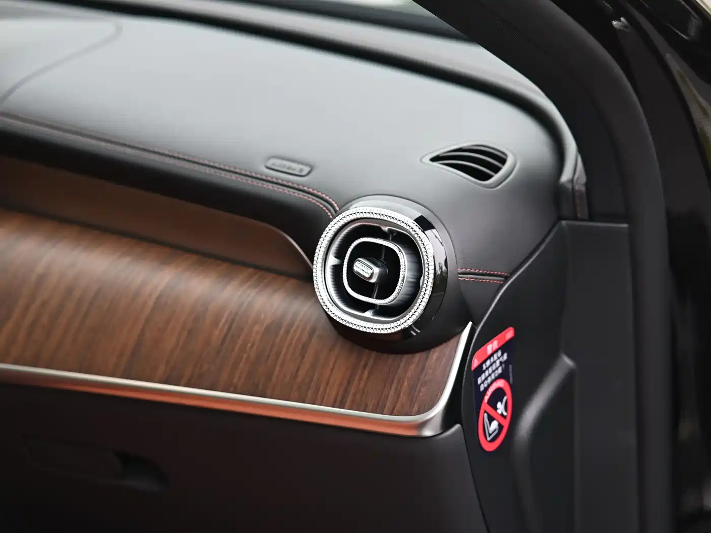 Mercedes-Benz GLC 2025 GLC 300 L 4MATIC Dynamic 5-seater фото 10