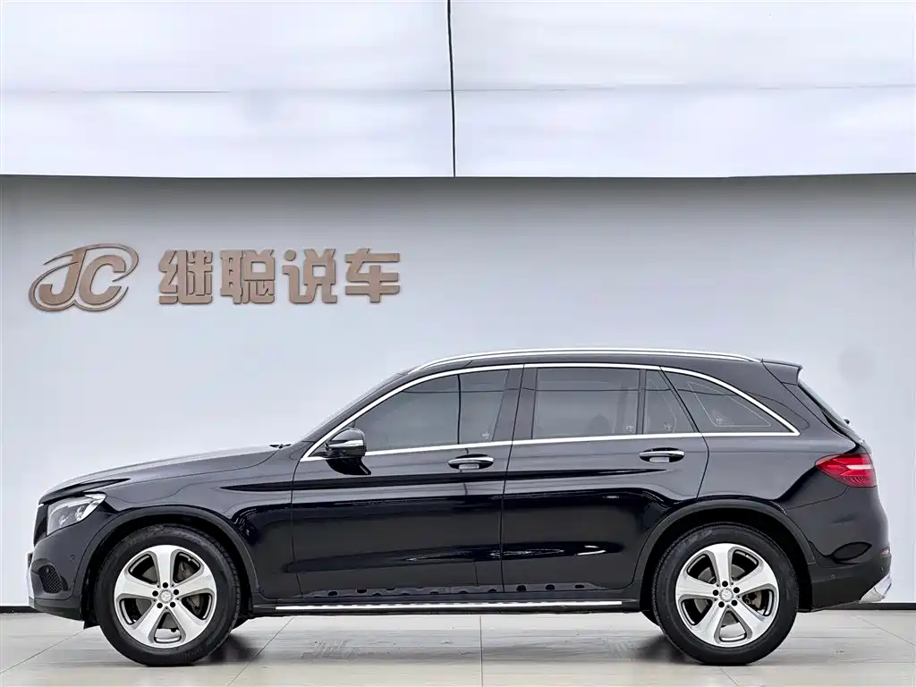 Mercedes-Benz GLC 2016 GLC 300 4MATIC Dynamic фото 3