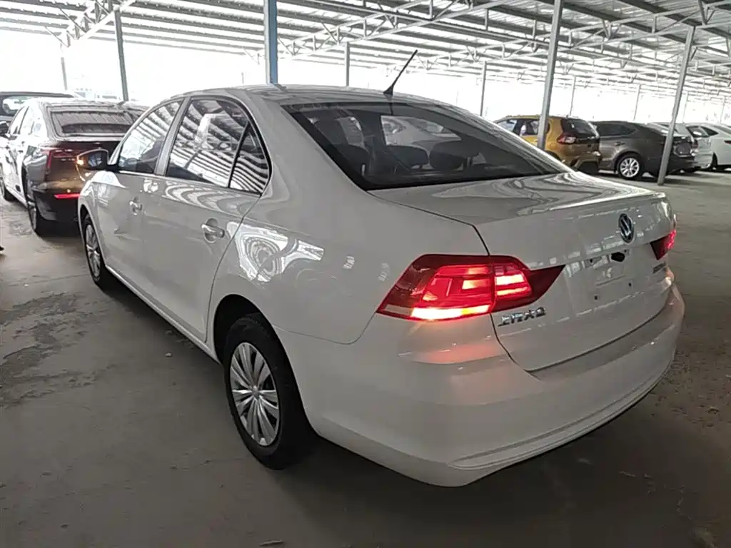 Volkswagen Santana 2016 1.6L Manual Trend Edition фото 5