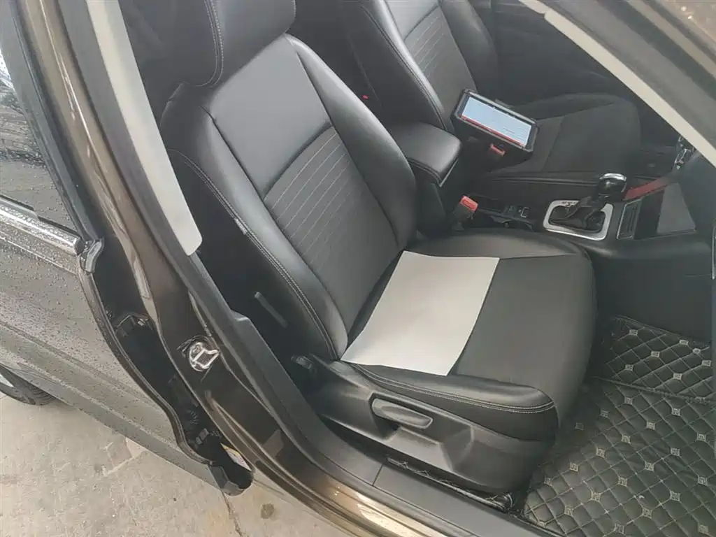 Volkswagen Tiguan 2016 Model 300TSI Automatic 2WD Trend Edition фото 25