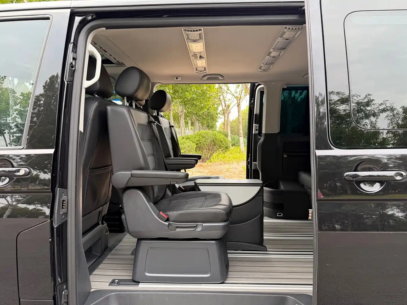 Volkswagen Multivan 2019 2019 2.0TSI 4WD Premium 7-seater
