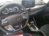 Фото 10 - Geely Vision X3