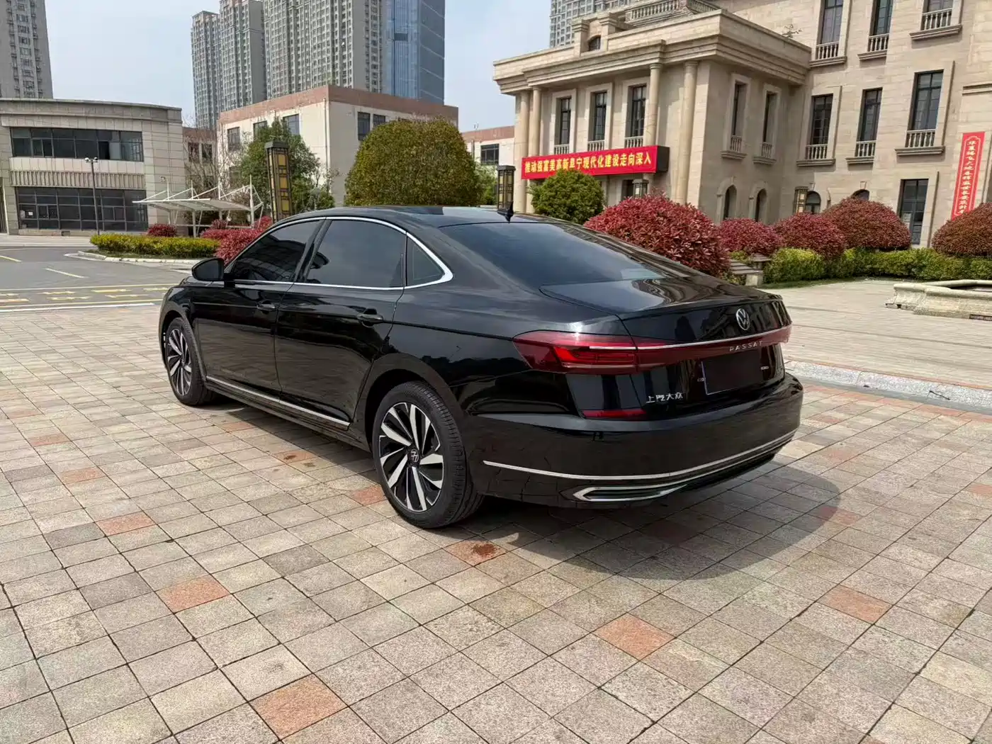 Volkswagen Passat 2023 330TSI Elite Edition фото 8