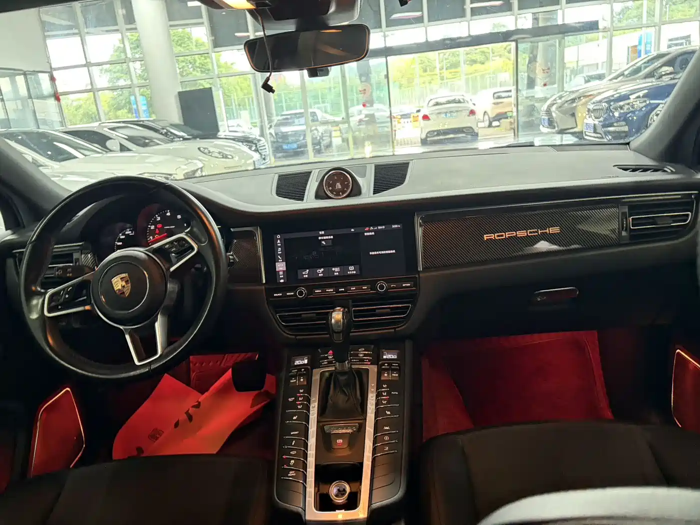 Фото 8 - Porsche Macan