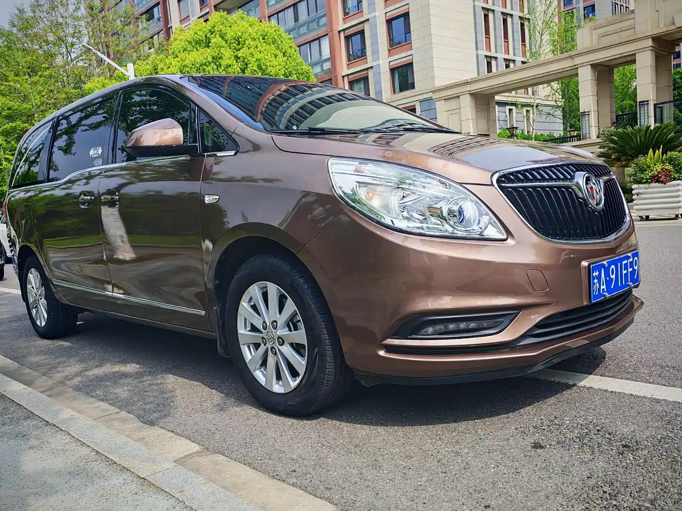 Buick GL8 2018 28T Premium Model China VI фото 3