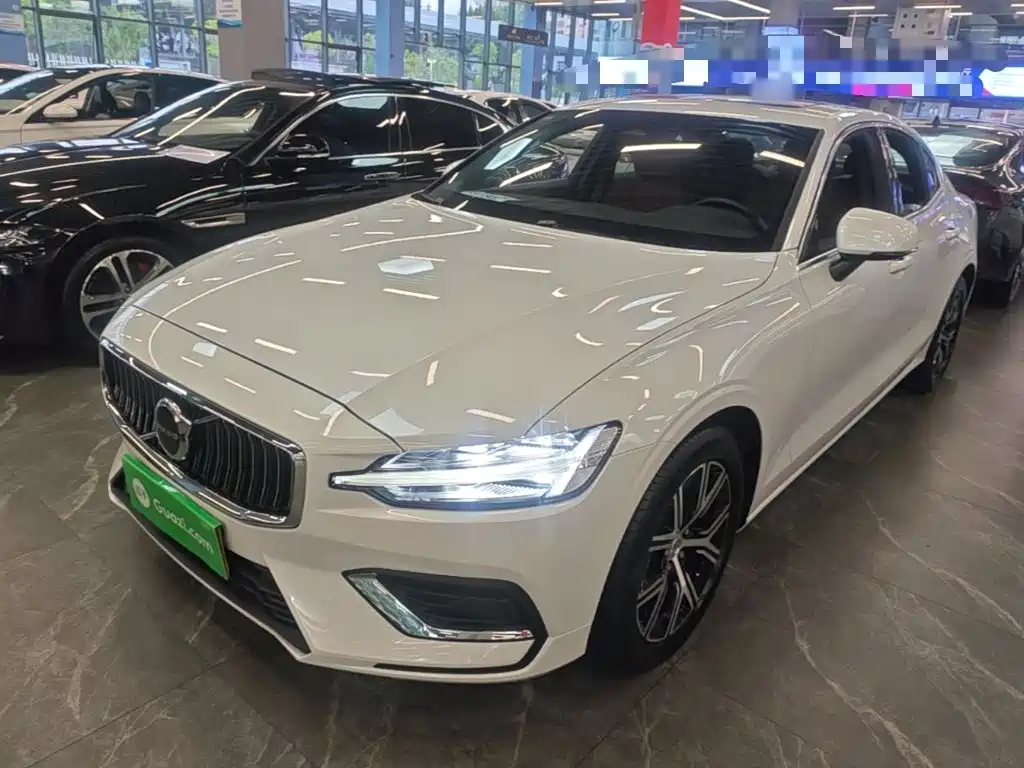Фото 1 - Volvo S60