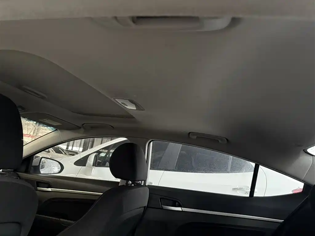 Hyundai Elantra 2016 Model 1.6L Automatic Smart Elite фото 9