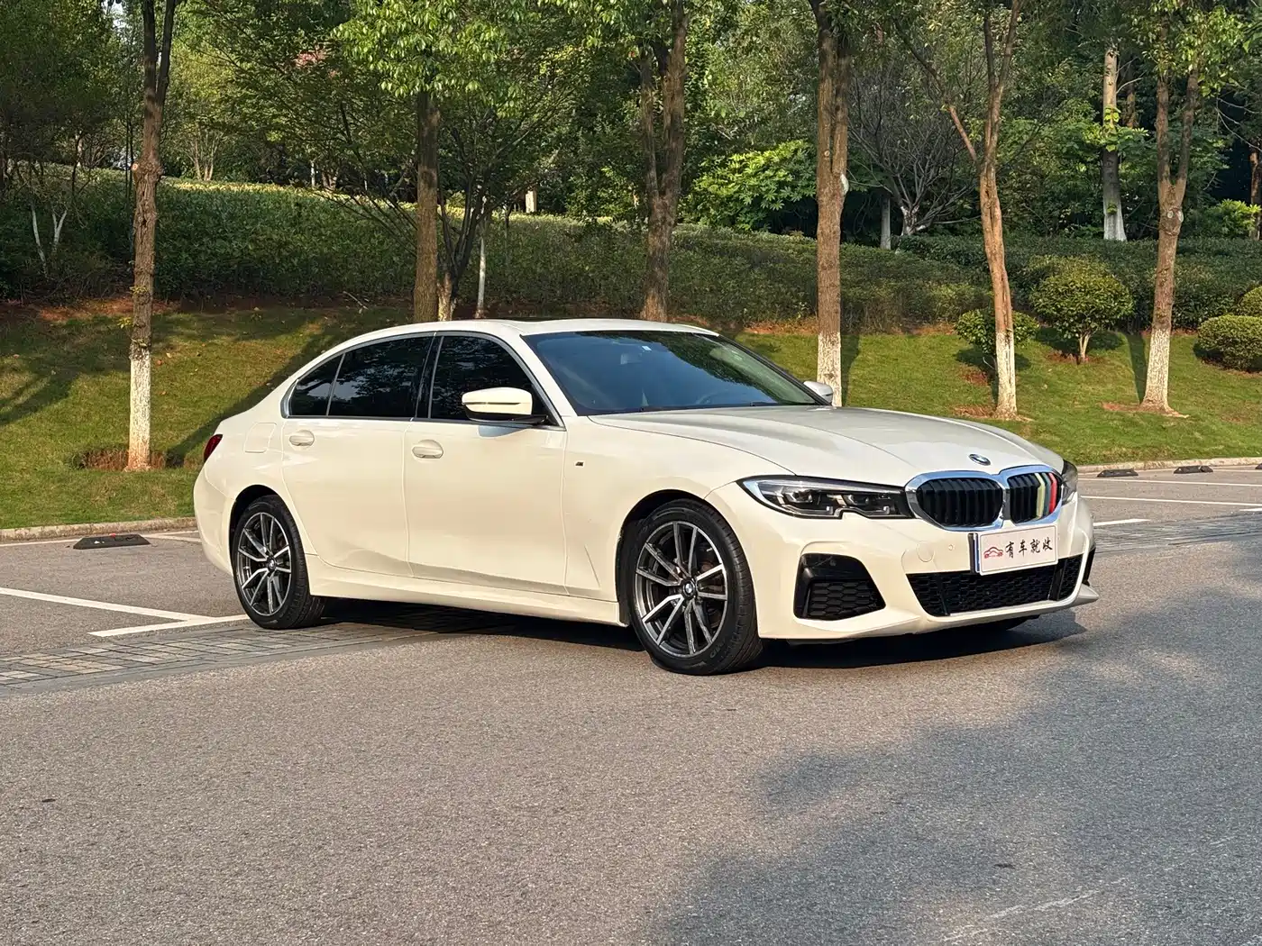 Photo 3 - BMW 3 Series