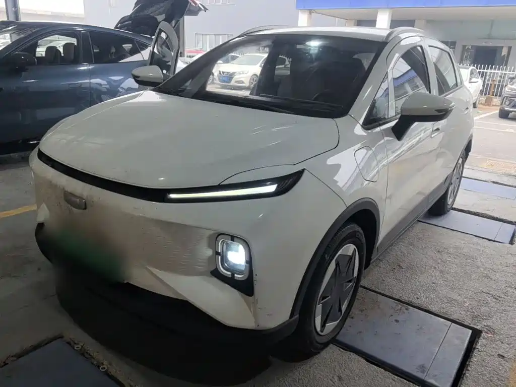 Фото 1 - Geely Geometry E Firefly