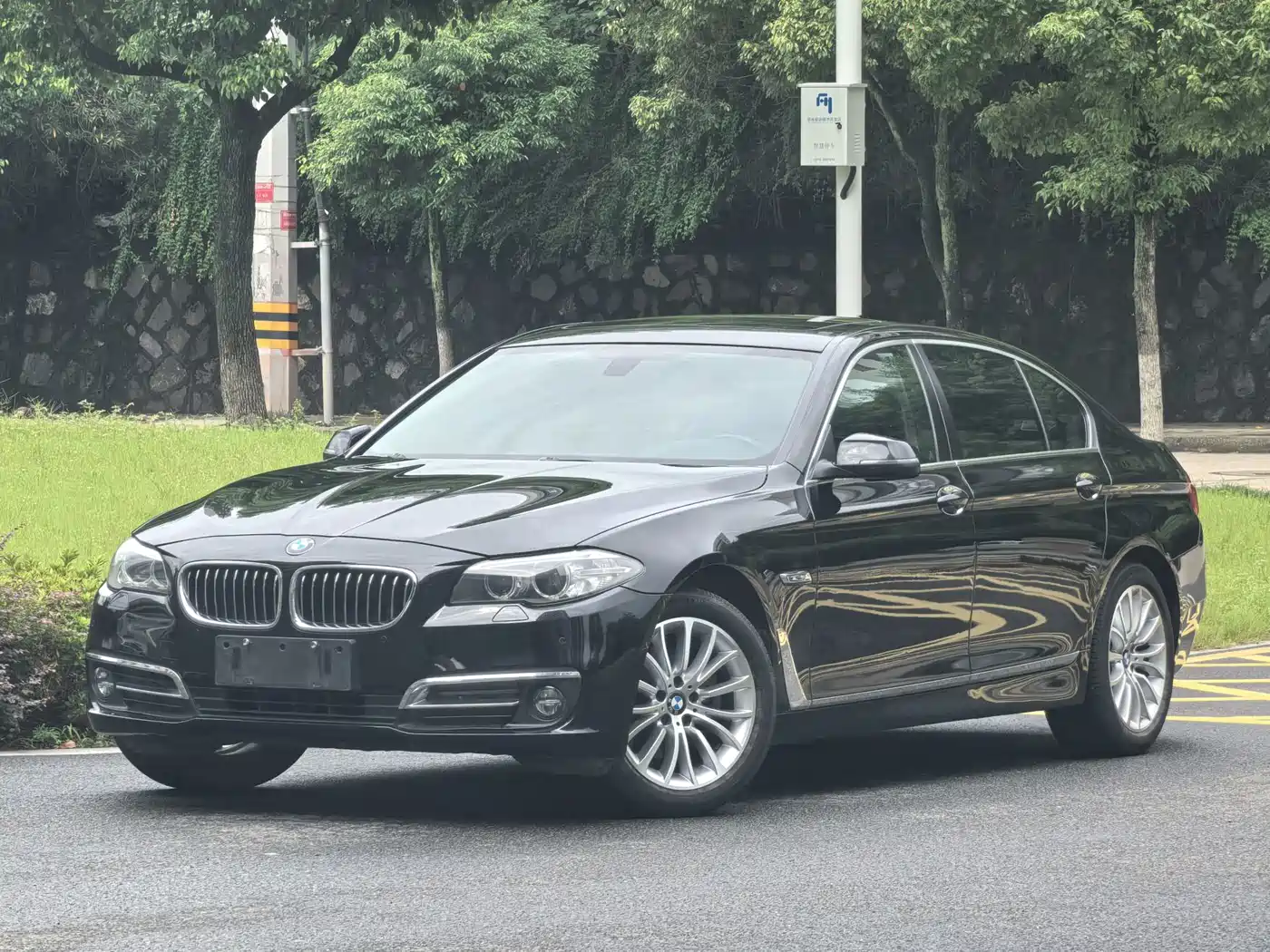 Фото 1 - BMW 5 Series