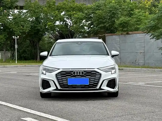 Audi A3 2022 Sportback 35 TFSI Progressive Sport — фото 2