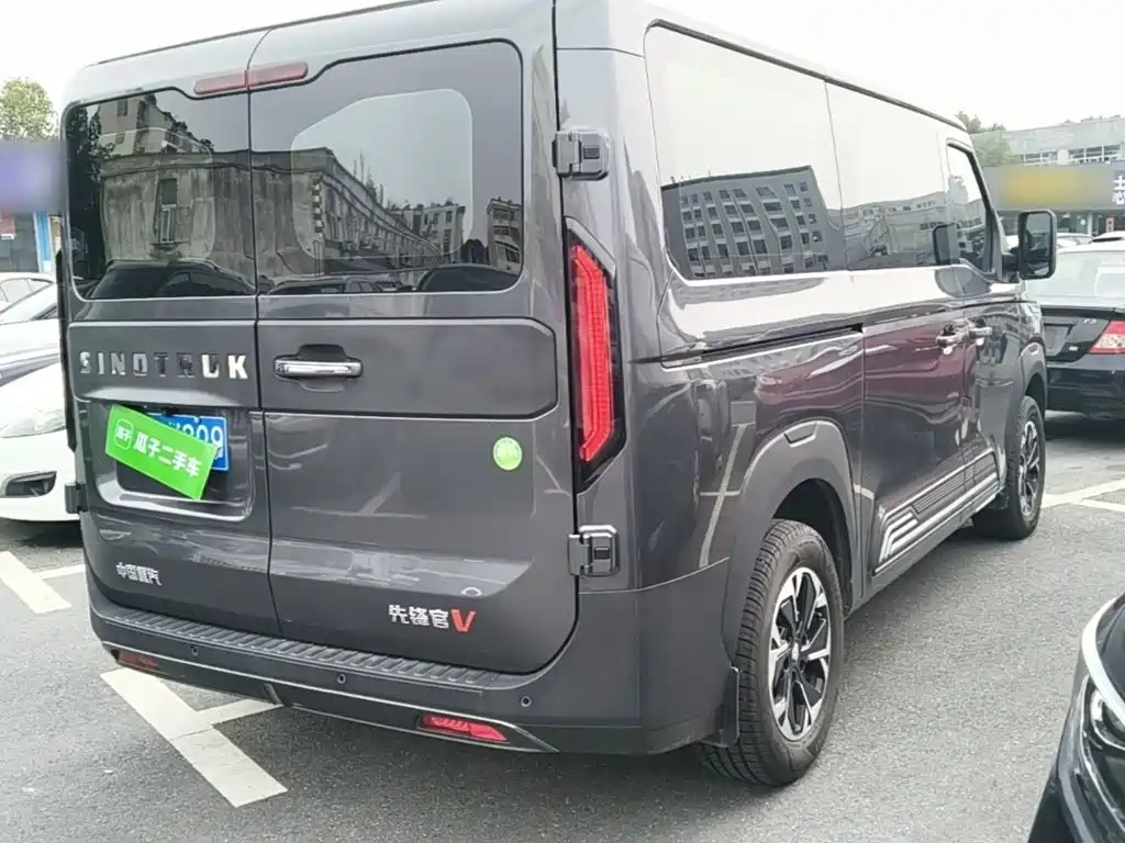 Sinotruk Xianfeng V 2025 2025 Multi-function PRO 2.0T Auto Short Wheelbase Low Roof