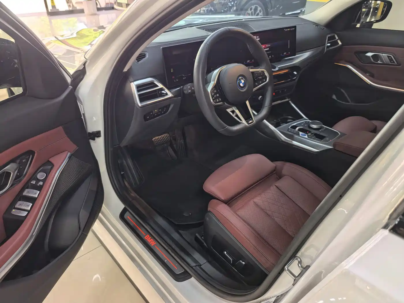 BMW i3 2025 eDrive 40 L Shadow Night Package фото 4