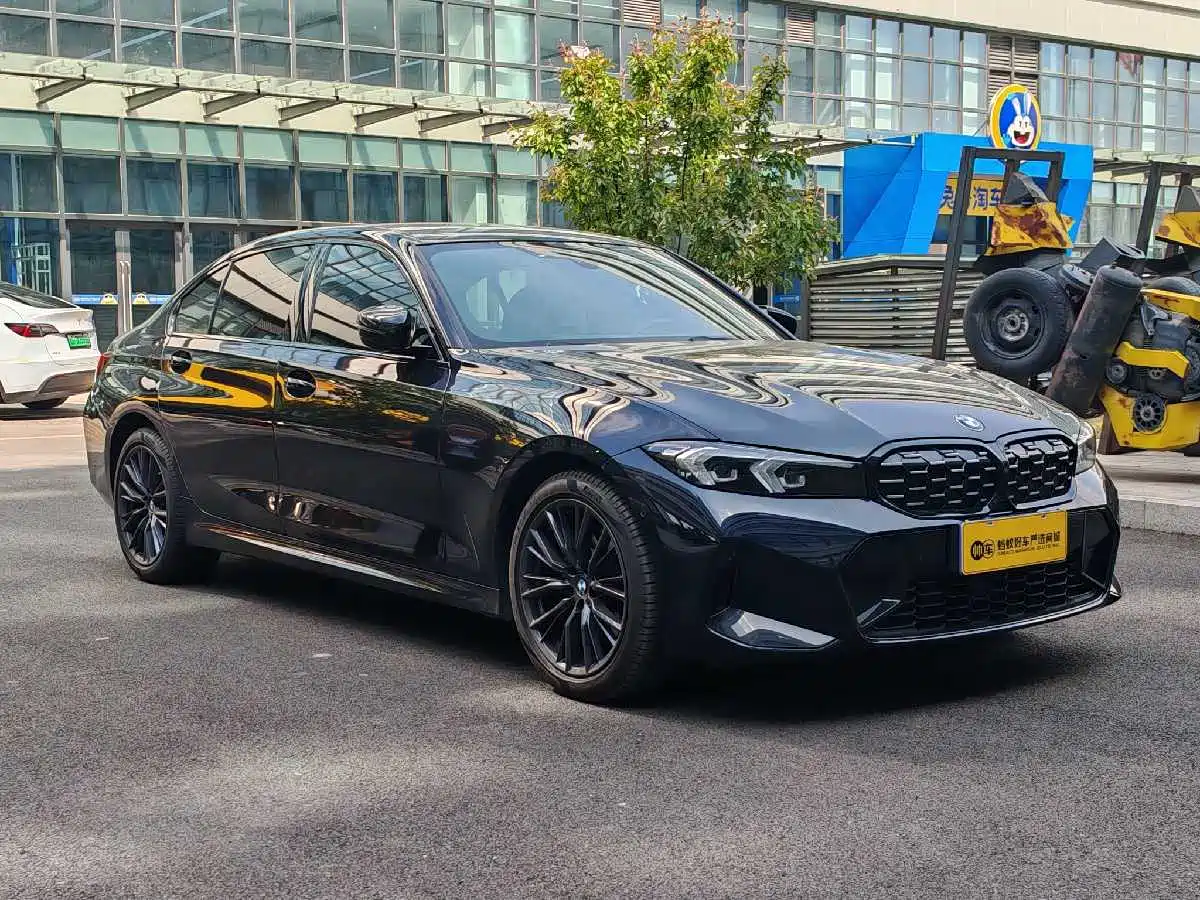 BMW 3 Series 2023 325Li M Sport Black Night Package фото 3