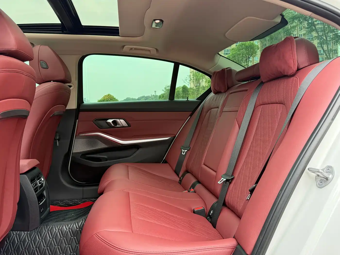 BMW i3 2024 eDrive 35 L фото 9
