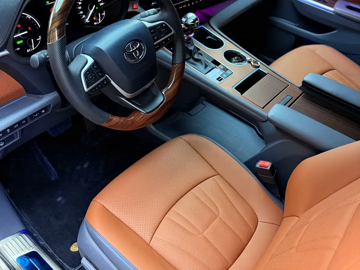 Toyota Sienna 2024 2.5L Hybrid Comfort Edition фото 5
