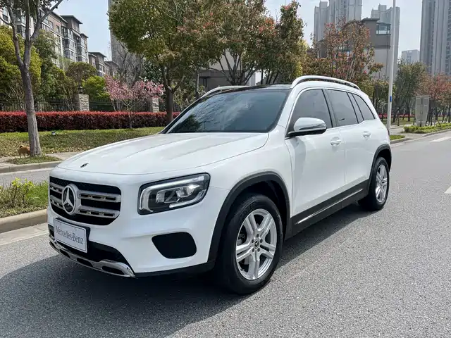 MERCEDES-BENZ GLB