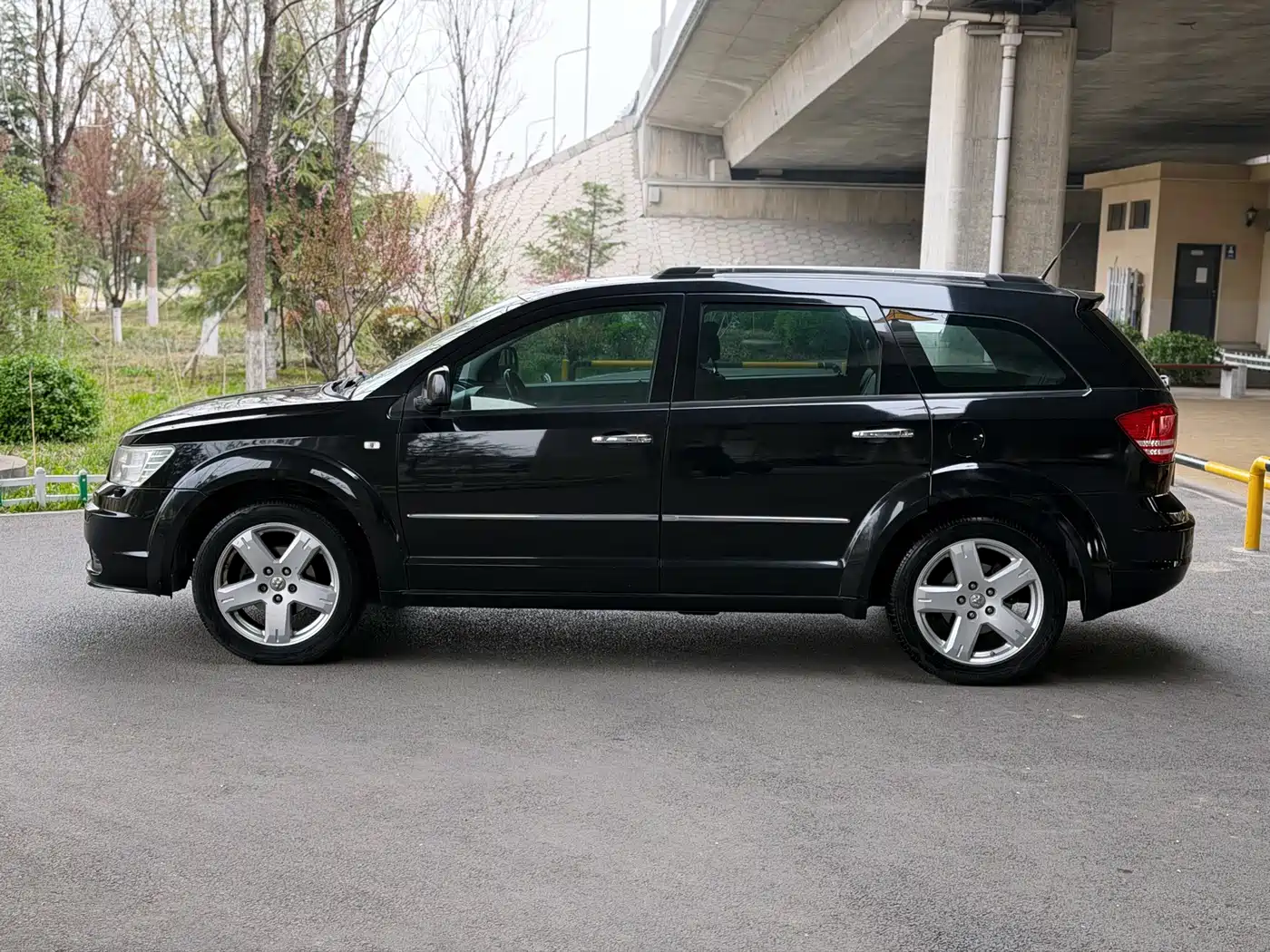 Dodge Journey 2011 2011 2.7 Luxury Navigation Edition