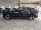Photo 3 - Maserati Levante
