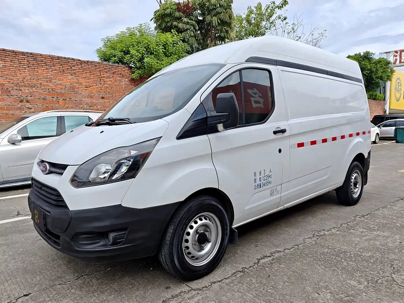 Ford Transit 2017 2017 2.0T Diesel Van Medium Wheelbase Medium Roof China V