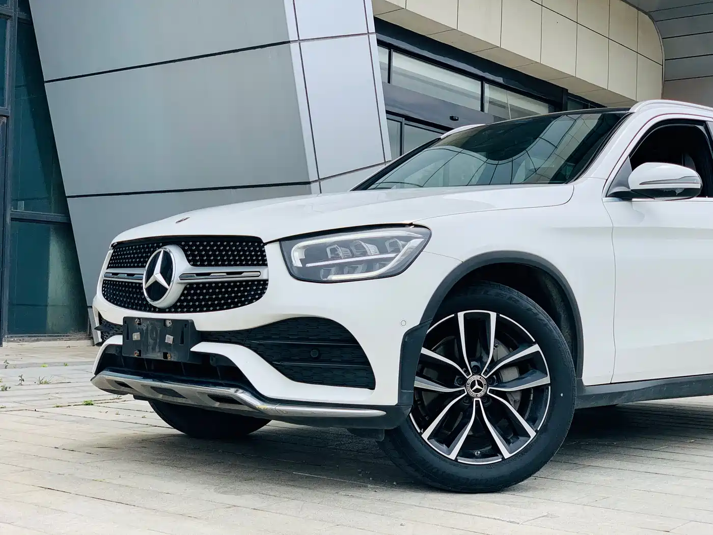 MERCEDES-BENZ GLC