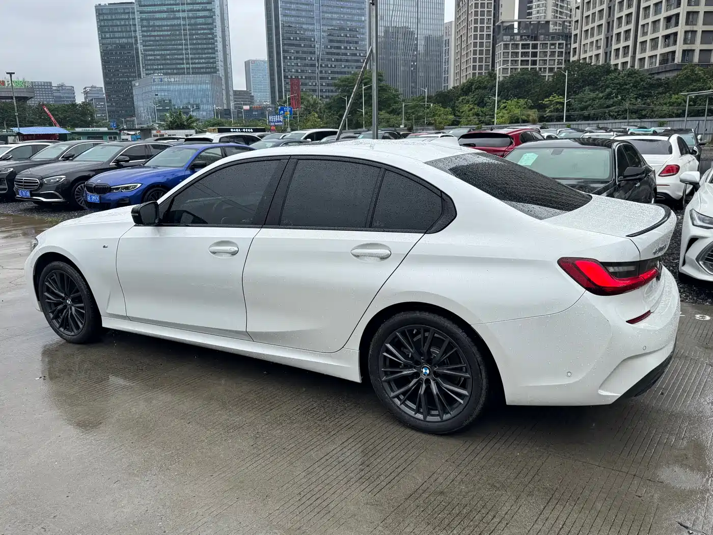 BMW 3 Series 2022 325i M Sport Shadow Edition фото 7