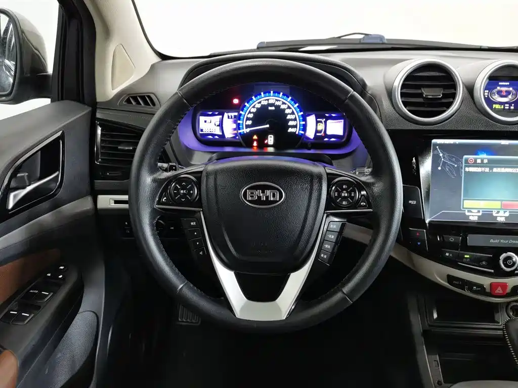 BYD S7 2016 2016 2.0T Automatic Premium Model