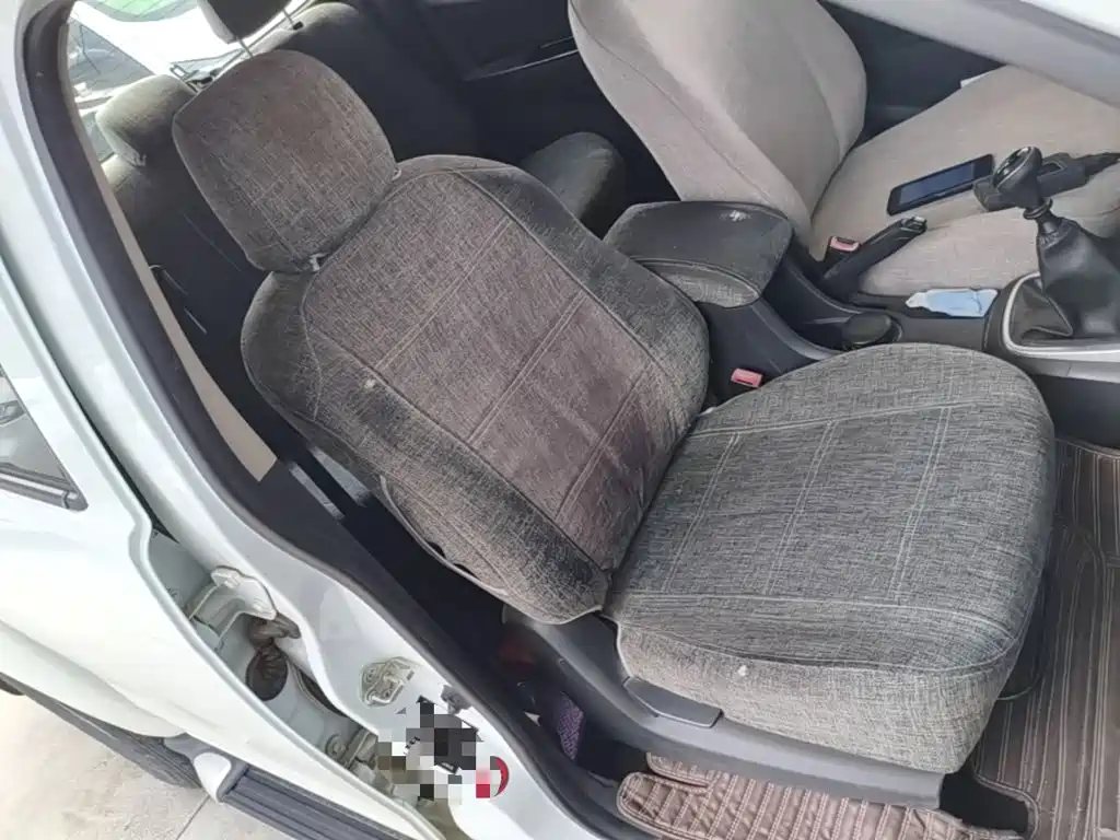 Isuzu Lingtuo 2019 2018 2.5T 2WD Base Model JE4D25Q5A