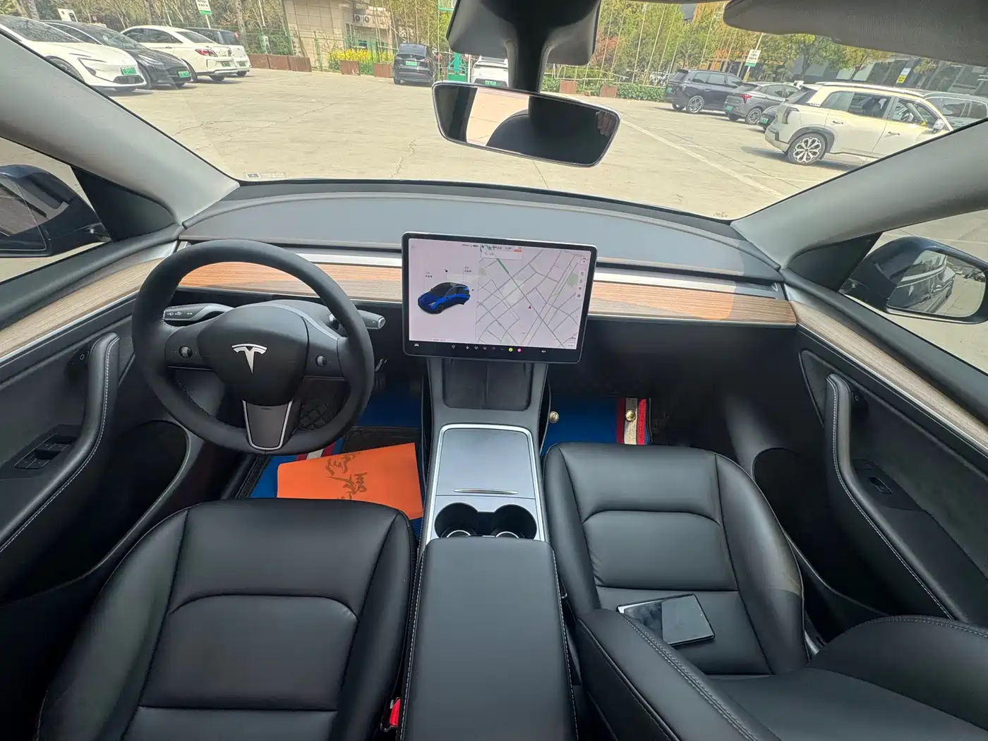 TESLA MODEL Y