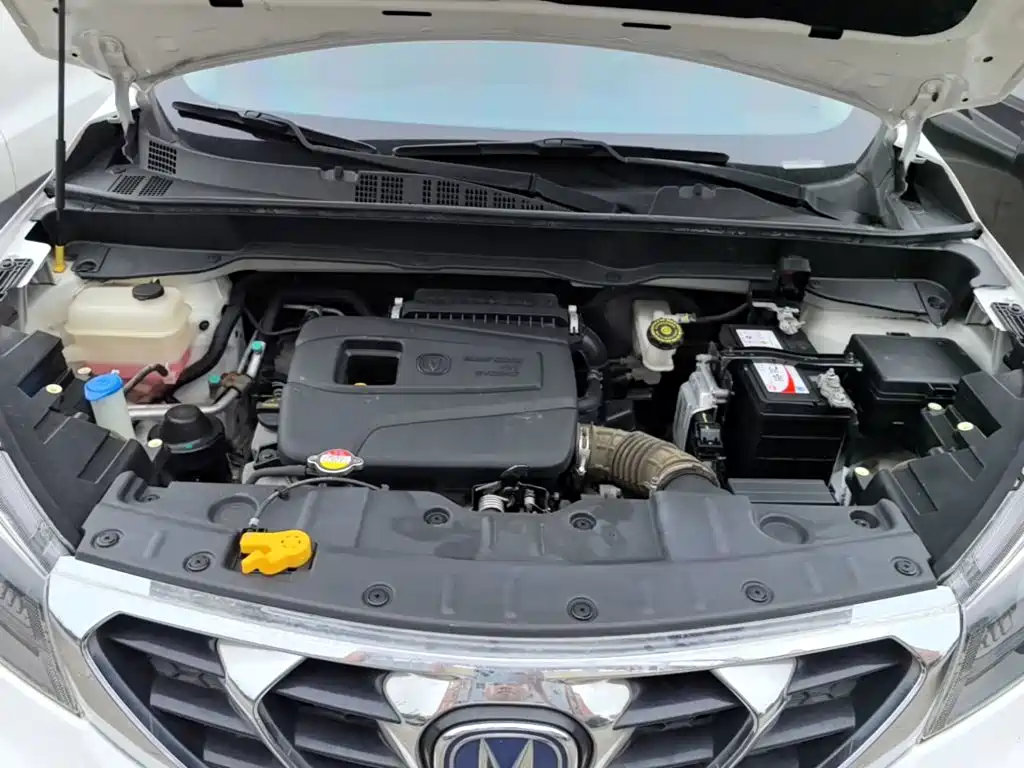 Фото 20 - Changan CS15