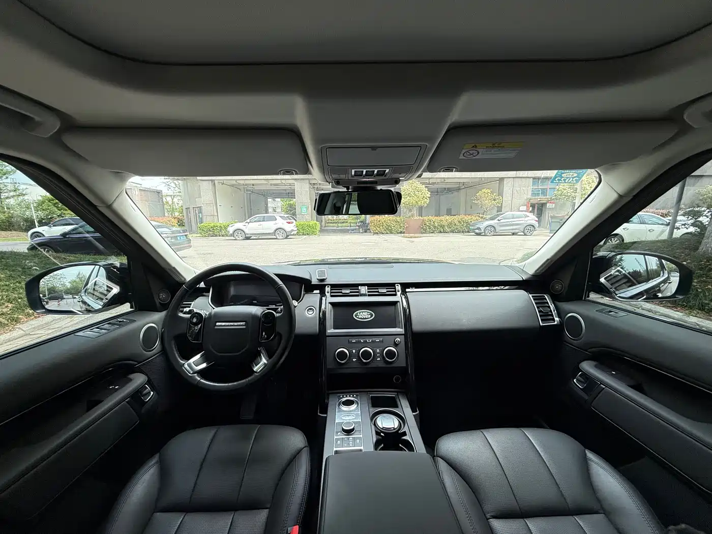 Land Rover Discovery 2020 2.0T SE фото 8