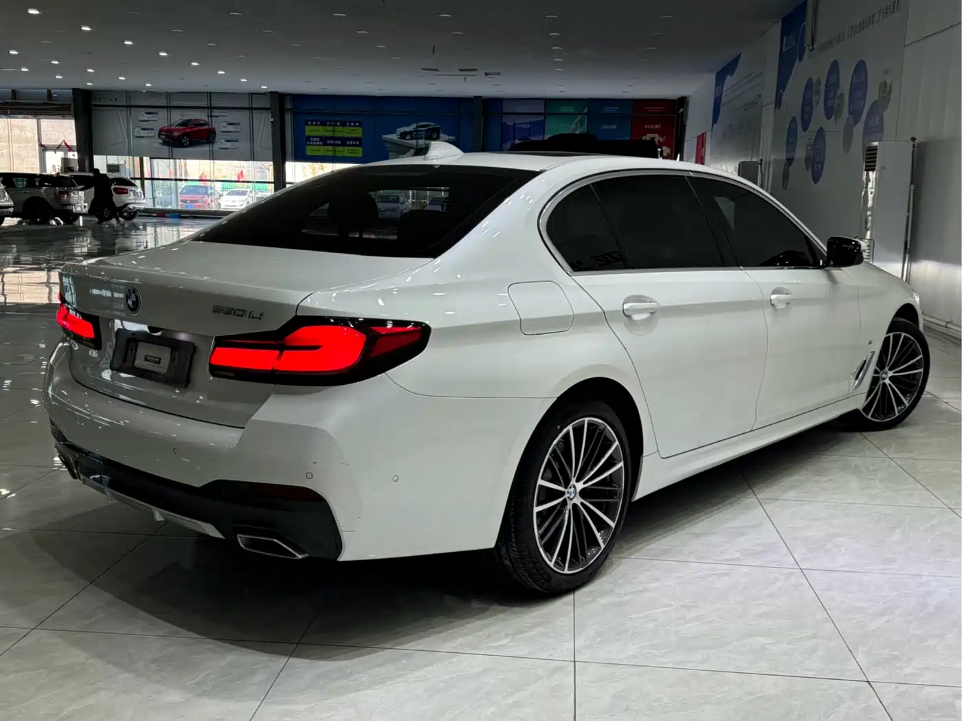 BMW 5 Series 2022 530Li Leading M Sport Package фото 5