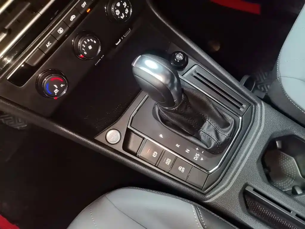 Volkswagen Lavida 2023 1.5L Auto Five Million Edition фото 14