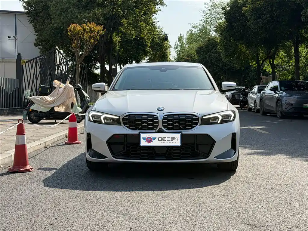 BMW 3 Series 2025 325i M Sport Package фото 2