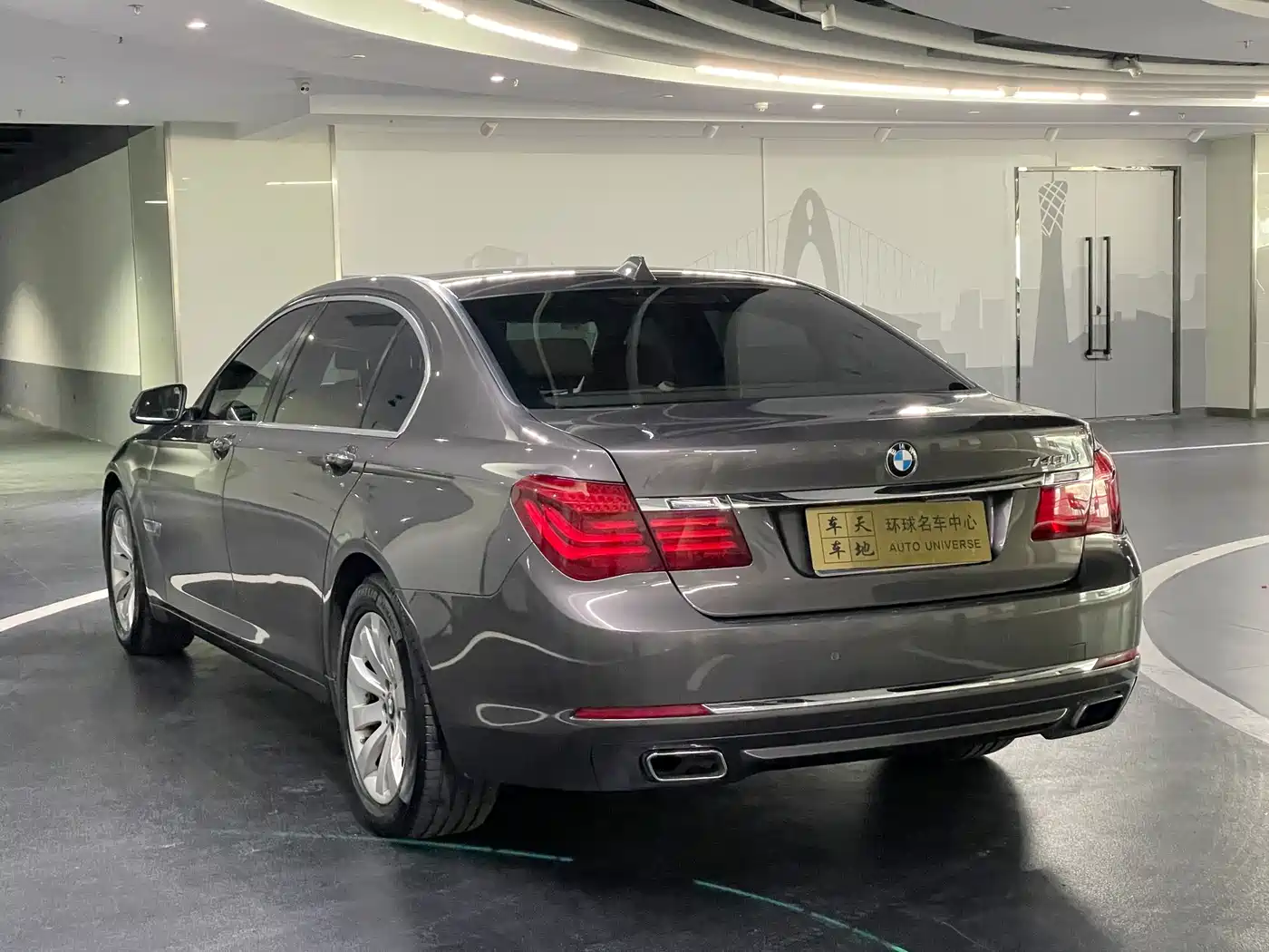 BMW 7 Series 2013 Model 740Li Leading фото 6