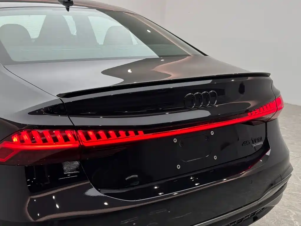 Фото 20 - Audi A7L